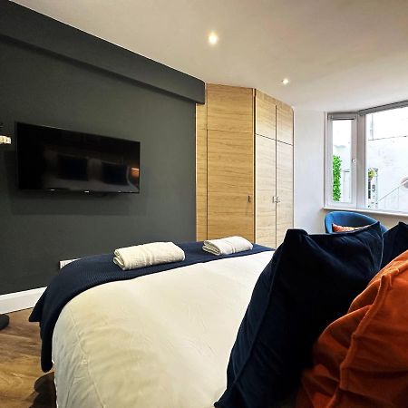 Liam Place Near Hyde Park - 1 Double Bed, 1 Sofa Bed, Spacious Apartment, Private Entrance Londra Dış mekan fotoğraf