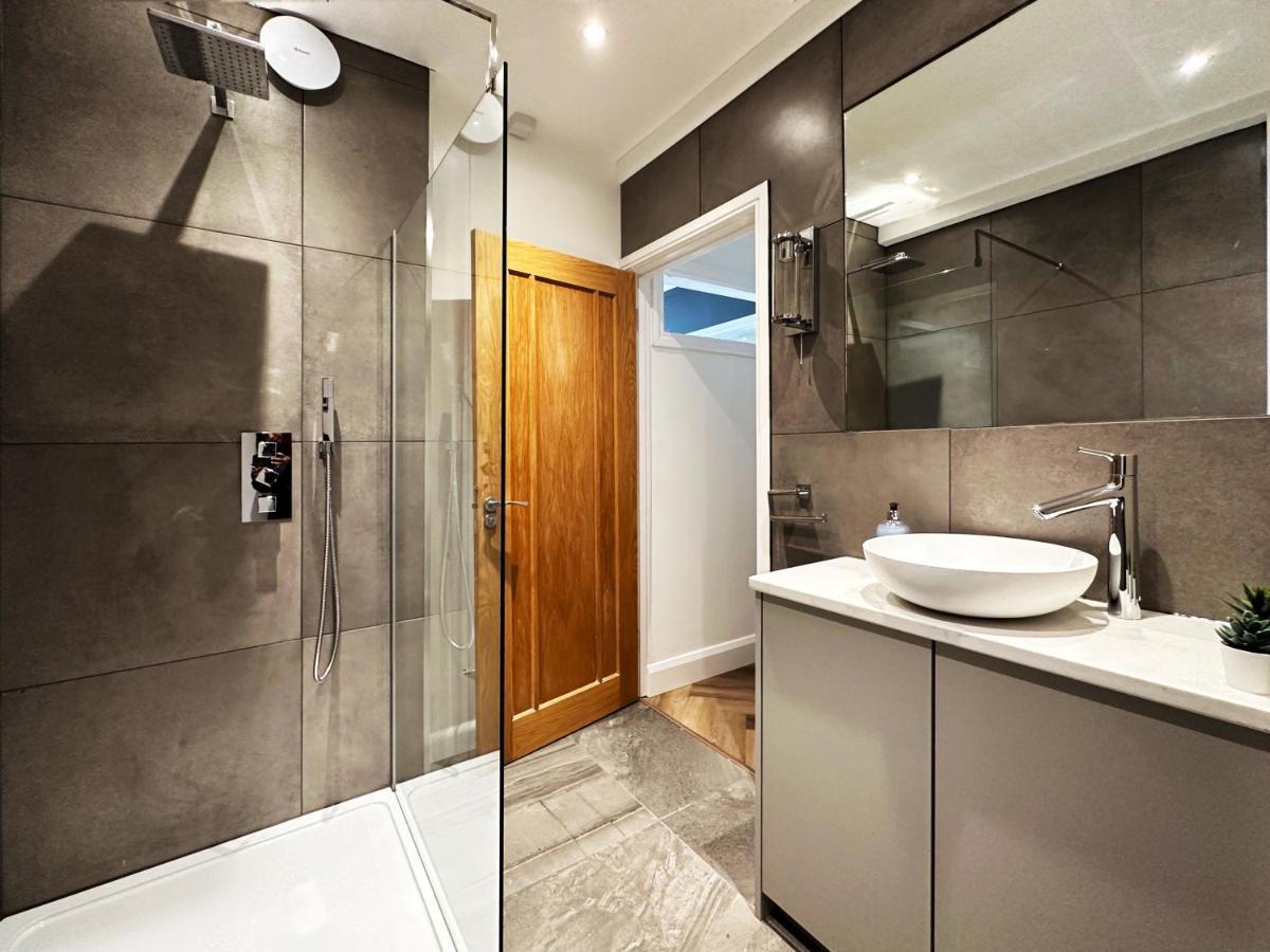 Liam Place Near Hyde Park - 1 Double Bed, 1 Sofa Bed, Spacious Apartment, Private Entrance Londra Dış mekan fotoğraf