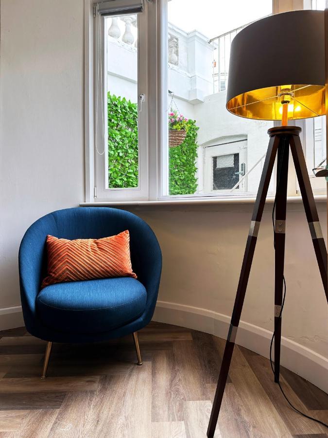 Liam Place Near Hyde Park - 1 Double Bed, 1 Sofa Bed, Spacious Apartment, Private Entrance Londra Dış mekan fotoğraf