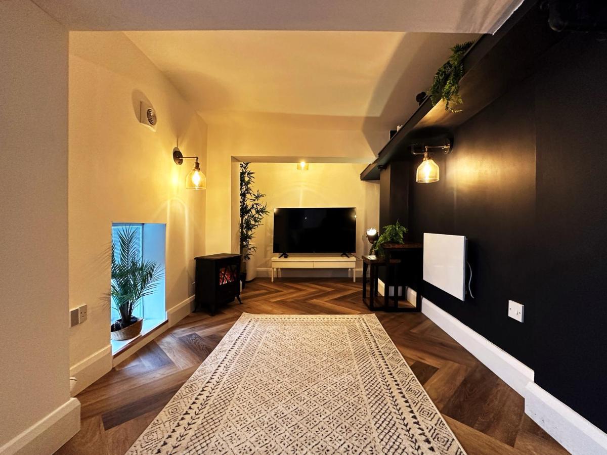 Liam Place Near Hyde Park - 1 Double Bed, 1 Sofa Bed, Spacious Apartment, Private Entrance Londra Dış mekan fotoğraf