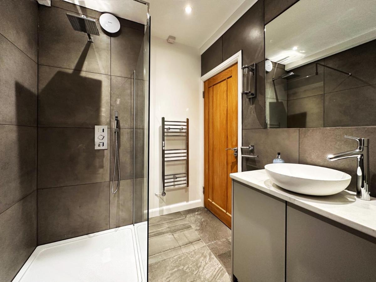 Liam Place Near Hyde Park - 1 Double Bed, 1 Sofa Bed, Spacious Apartment, Private Entrance Londra Dış mekan fotoğraf